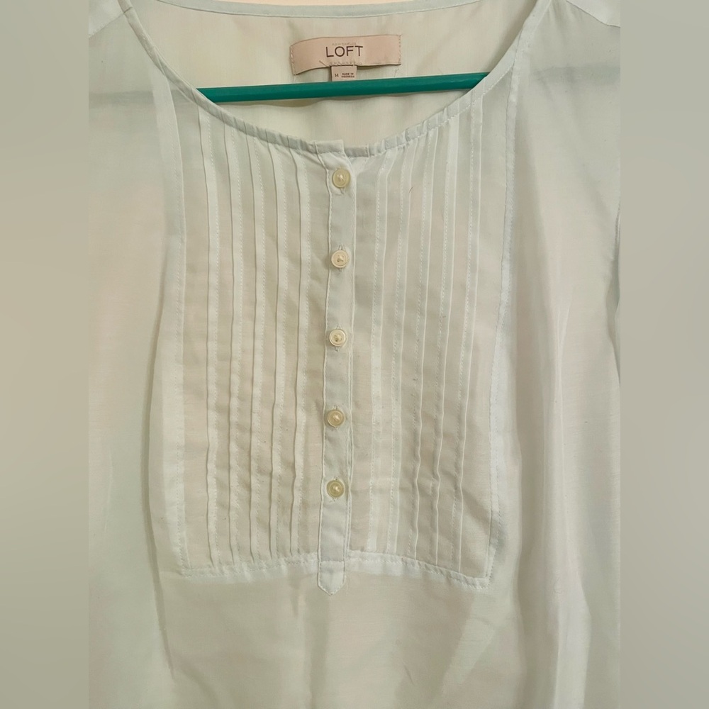 Loft SheerL/Sleeved Blpuse W/Bib Pleating and Buttons, Light Green Size M EUC - Picture 2 of 8